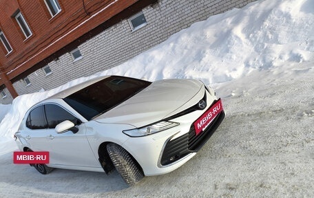 Toyota Camry, 2021 год, 4 200 000 рублей, 4 фотография