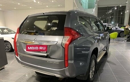 Mitsubishi Pajero Sport III рестайлинг, 2017 год, 2 520 000 рублей, 5 фотография