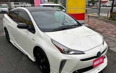 Toyota Prius IV XW50, 2020 год, 1 447 000 рублей, 3 фотография