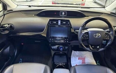 Toyota Prius IV XW50, 2020 год, 1 447 000 рублей, 10 фотография