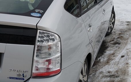 Toyota Prius, 2011 год, 780 000 рублей, 4 фотография
