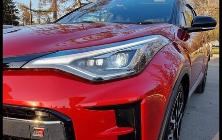 Toyota C-HR I рестайлинг, 2020 год, 2 550 000 рублей, 2 фотография