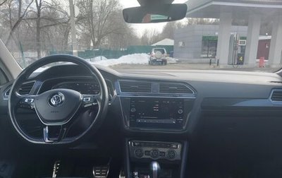 Volkswagen Tiguan II, 2019 год, 2 830 000 рублей, 1 фотография