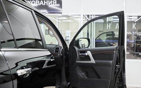 Toyota Land Cruiser 200, 2016 год, 7 099 000 рублей, 33 фотография