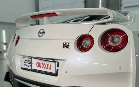 Nissan GT-R, 2017 год, 14 000 000 рублей, 3 фотография