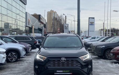 Toyota RAV4, 2021 год, 3 999 000 рублей, 2 фотография