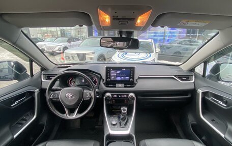 Toyota RAV4, 2021 год, 3 999 000 рублей, 9 фотография
