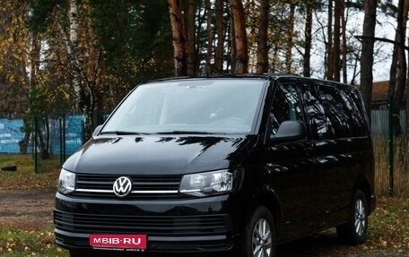 Volkswagen Multivan T6 рестайлинг, 2018 год, 4 030 000 рублей, 3 фотография