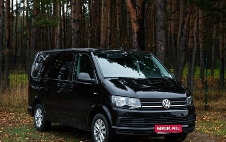 Volkswagen Multivan T6 рестайлинг, 2018 год, 4 030 000 рублей, 2 фотография