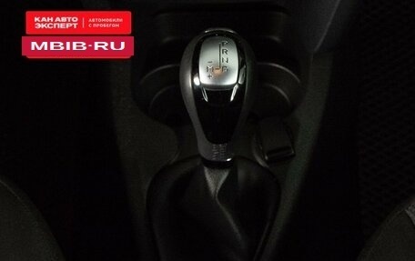 Renault Logan II, 2019 год, 1 070 000 рублей, 11 фотография