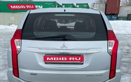 Mitsubishi Pajero Sport III рестайлинг, 2018 год, 3 300 000 рублей, 3 фотография