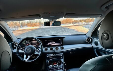 Mercedes-Benz E-Класс, 2019 год, 3 700 000 рублей, 9 фотография