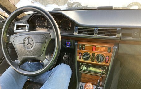 Mercedes-Benz E-Класс, 1994 год, 249 000 рублей, 5 фотография