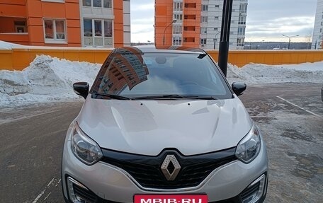 Renault Kaptur I рестайлинг, 2019 год, 1 790 000 рублей, 4 фотография