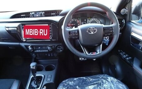 Toyota Hilux VIII, 2021 год, 3 500 000 рублей, 11 фотография