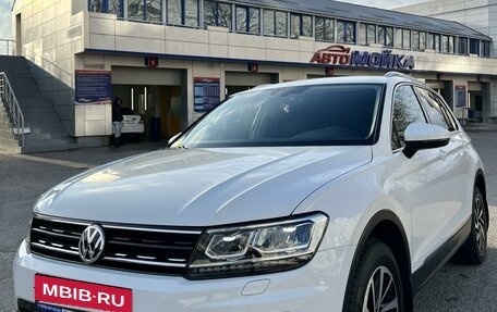 Volkswagen Tiguan II, 2018 год, 2 500 000 рублей, 2 фотография