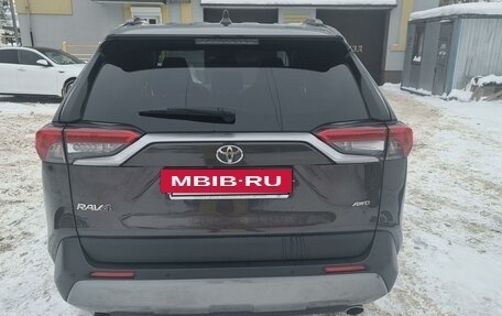 Toyota RAV4, 2021 год, 3 750 000 рублей, 7 фотография
