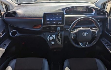 Toyota Sienta II, 2020 год, 1 080 000 рублей, 10 фотография