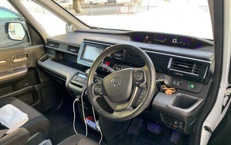 Honda Stepwgn IV, 2019 год, 2 780 000 рублей, 7 фотография