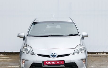 Toyota Prius, 2015 год, 1 549 000 рублей, 3 фотография