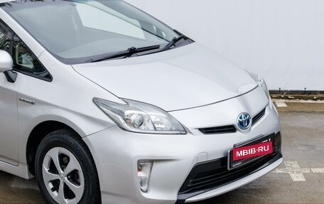 Toyota Prius, 2015 год, 1 549 000 рублей, 11 фотография