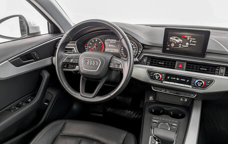 Audi A4, 2018 год, 2 799 000 рублей, 19 фотография