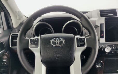 Toyota Land Cruiser Prado 150 рестайлинг 2, 2014 год, 3 555 000 рублей, 19 фотография