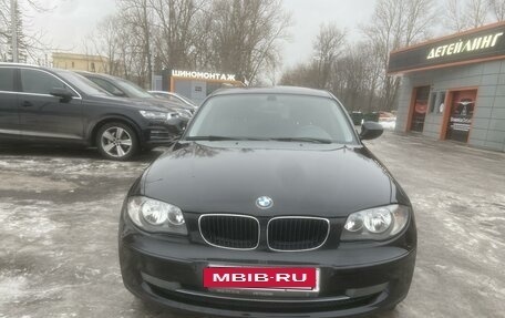 BMW 1 серия, 2011 год, 899 999 рублей, 2 фотография