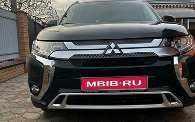 Mitsubishi Outlander III рестайлинг 3, 2019 год, 2 700 000 рублей, 1 фотография