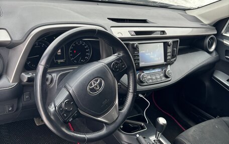 Toyota RAV4, 2017 год, 2 390 000 рублей, 11 фотография