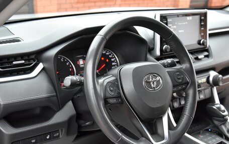 Toyota RAV4, 2021 год, 3 995 000 рублей, 19 фотография