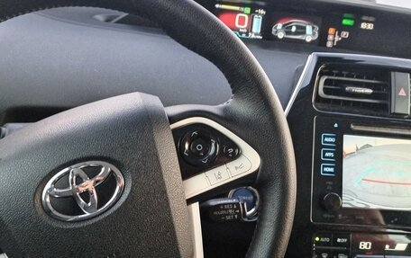 Toyota Prius IV XW50, 2016 год, 1 797 000 рублей, 6 фотография