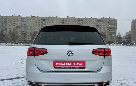 Volkswagen Passat B8 рестайлинг, 2019 год, 2 399 000 рублей, 17 фотография