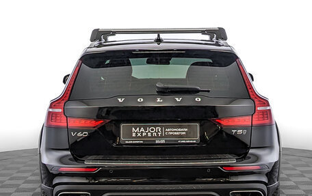 Volvo V60 Cross Country II, 2019 год, 3 775 000 рублей, 6 фотография