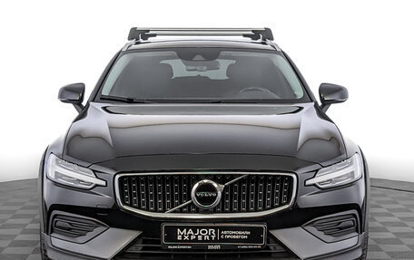 Volvo V60 Cross Country II, 2019 год, 3 775 000 рублей, 2 фотография