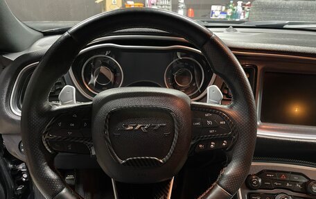 Dodge Challenger III рестайлинг 2, 2015 год, 4 500 000 рублей, 12 фотография