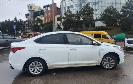 Hyundai Solaris II рестайлинг, 2017 год, 1 380 000 рублей, 4 фотография