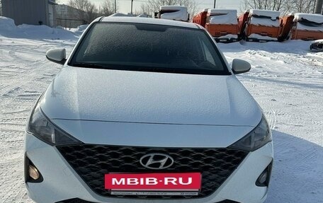 Hyundai Solaris II рестайлинг, 2020 год, 1 750 000 рублей, 4 фотография