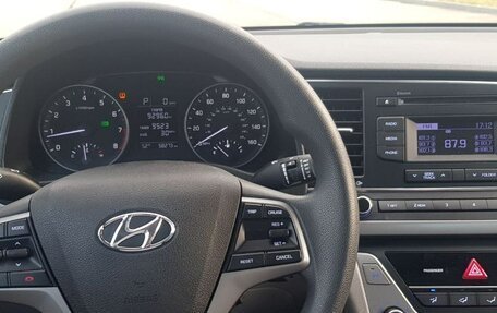 Hyundai Elantra VI рестайлинг, 2018 год, 1 600 000 рублей, 6 фотография