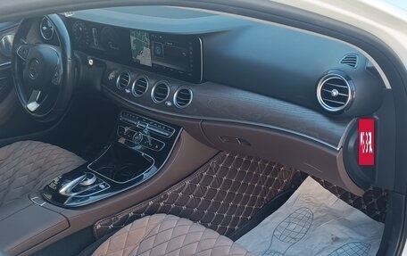 Mercedes-Benz E-Класс, 2016 год, 3 450 000 рублей, 5 фотография