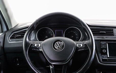 Volkswagen Tiguan II, 2018 год, 2 399 000 рублей, 12 фотография