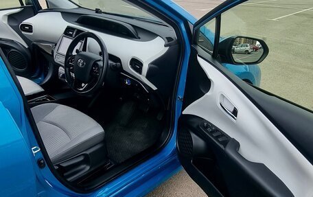 Toyota Prius IV XW50, 2020 год, 2 520 000 рублей, 10 фотография