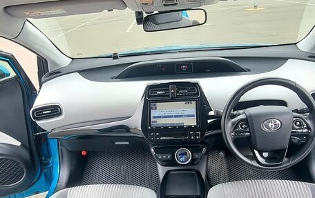 Toyota Prius IV XW50, 2020 год, 2 520 000 рублей, 14 фотография