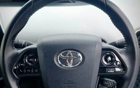 Toyota Prius IV XW50, 2020 год, 2 520 000 рублей, 16 фотография