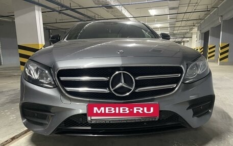 Mercedes-Benz E-Класс, 2017 год, 4 750 000 рублей, 23 фотография