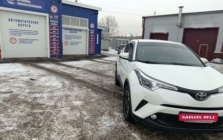 Toyota C-HR I рестайлинг, 2018 год, 2 485 000 рублей, 12 фотография