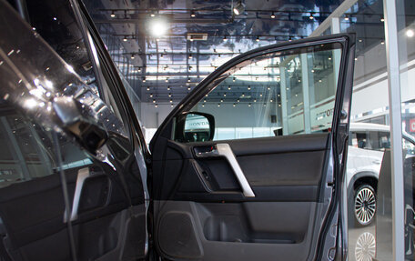Toyota Land Cruiser Prado 150 рестайлинг 2, 2013 год, 3 500 000 рублей, 7 фотография
