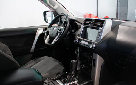 Toyota Land Cruiser Prado 150 рестайлинг 2, 2013 год, 3 500 000 рублей, 8 фотография