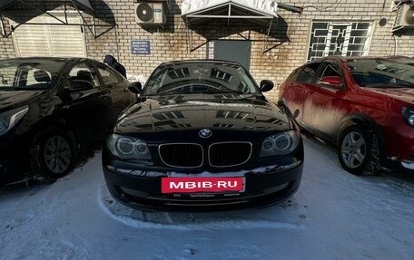 BMW 1 серия, 2011 год, 1 100 000 рублей, 3 фотография