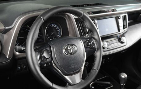 Toyota RAV4, 2018 год, 2 469 000 рублей, 10 фотография